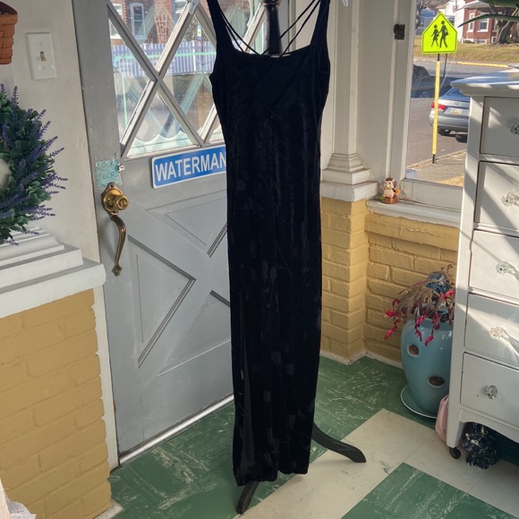 Vintage Black Velvet Like Material Prom Gown - Picture 2 of 10